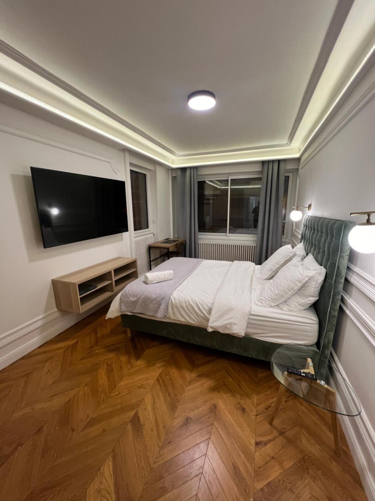 Private Apartments - Champs-Elysees Paris Exterior photo